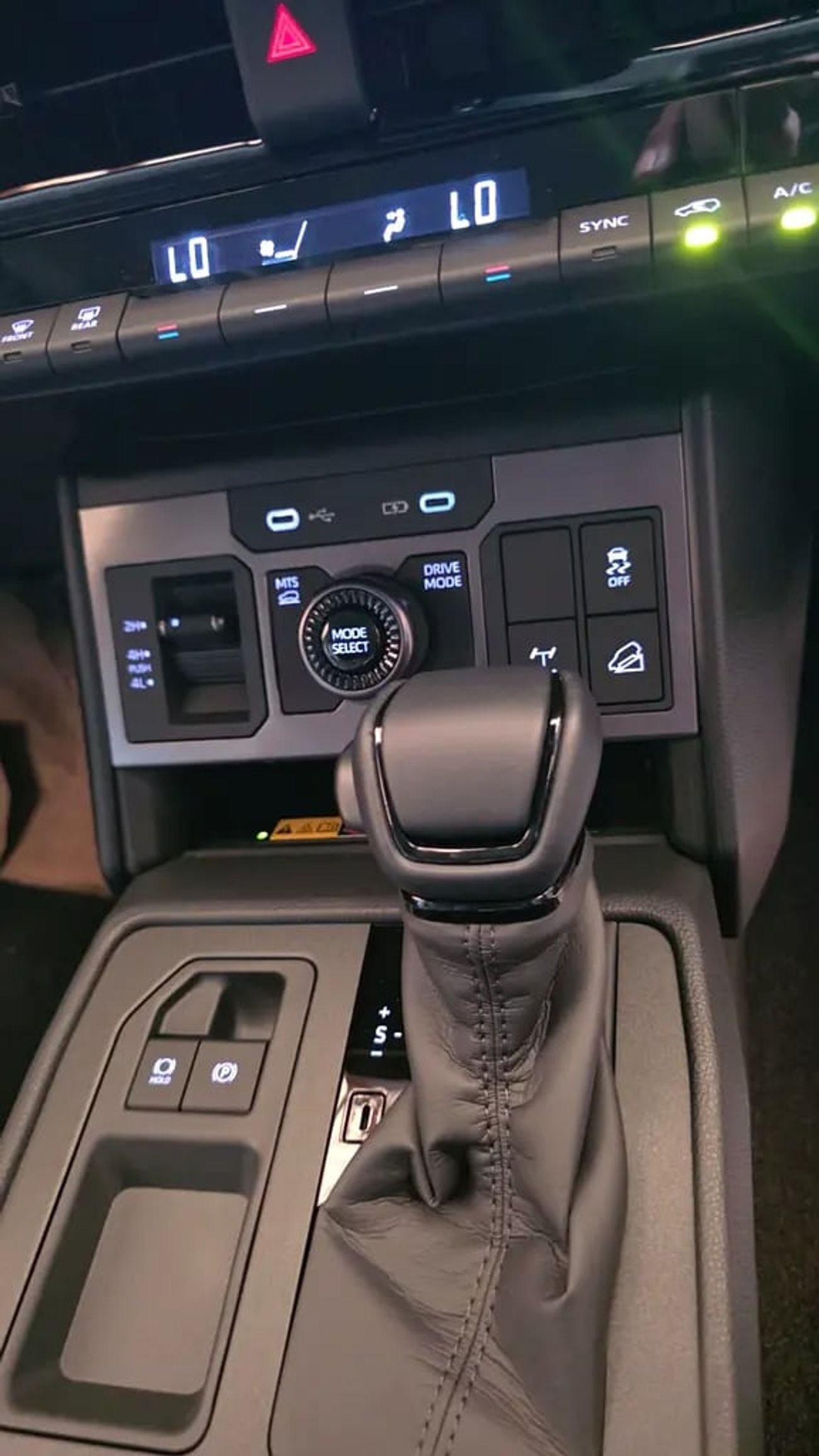 Toyota Hilux Conquest 2.8L 2026 AT 360 Camera Diesel