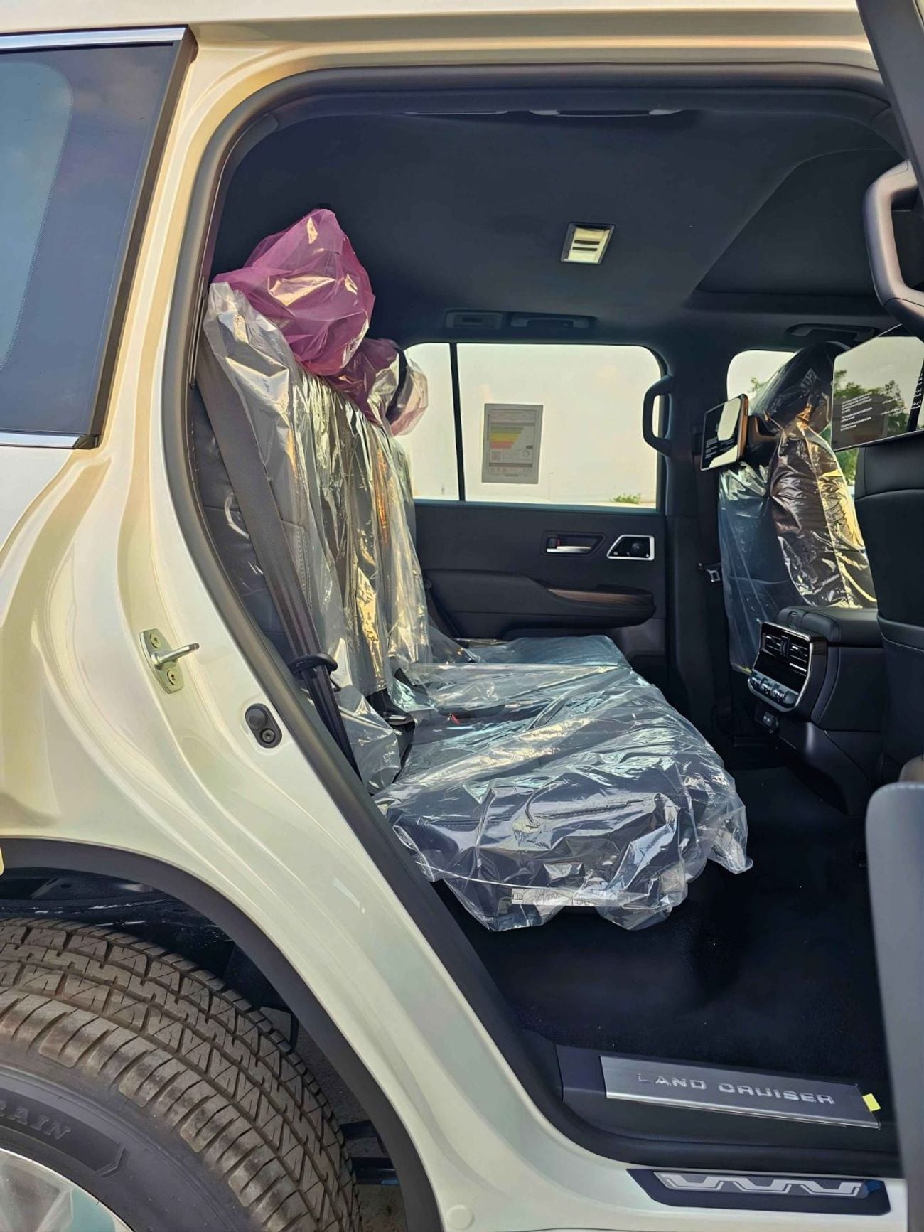 Toyota Land Cruiser VX 4.0L PETROL VX || 4.0L PETROL V6 /RADAR /BIG DVD/JBL SPEAKERS / REAR ENTERTAINMENT DVD /MID OPTION (CODE#VX4MA)