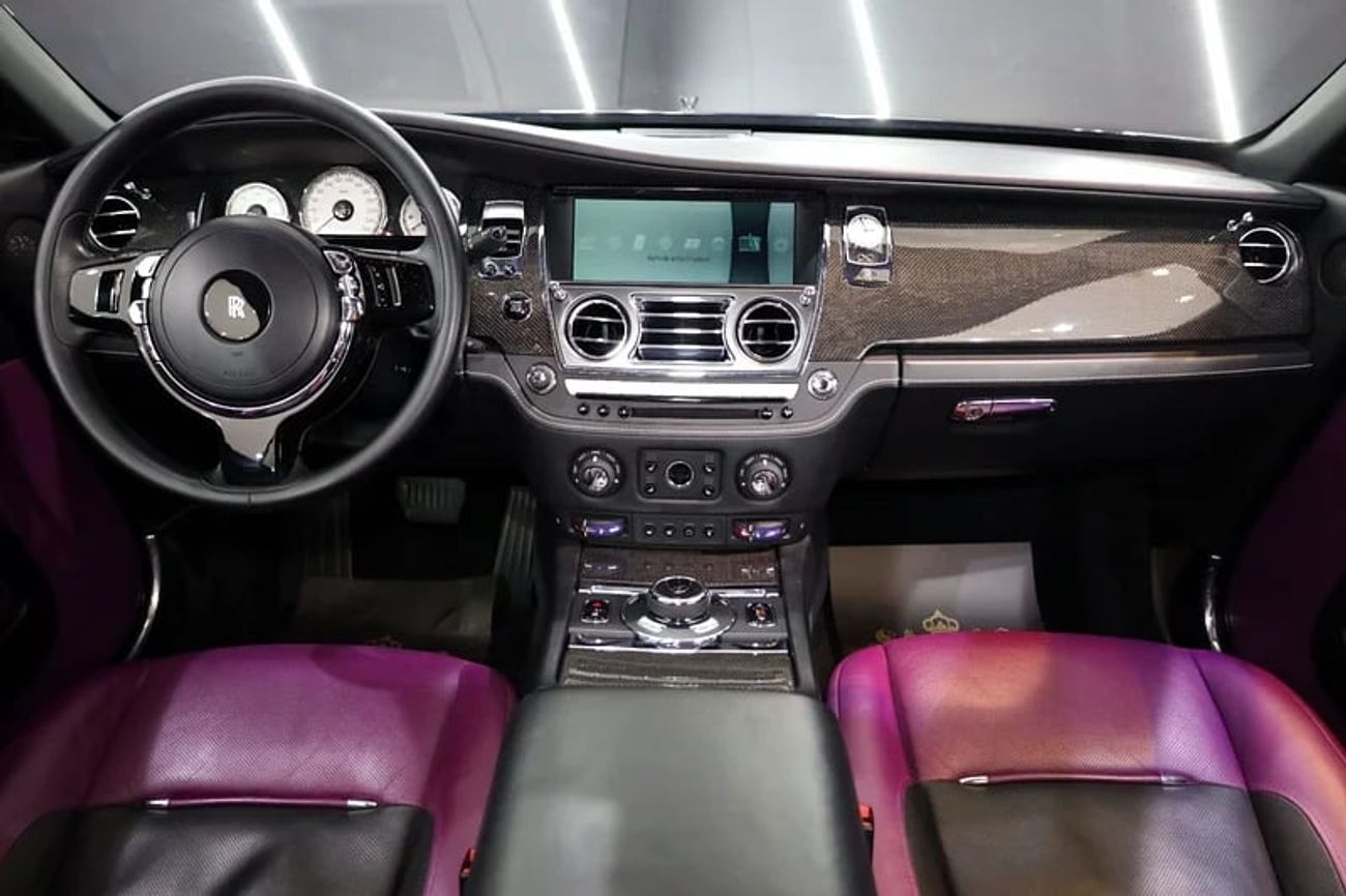 Rolls-Royce Wraith Black Badge, Starlights, Two-Tone Interior, GCC Specs!!