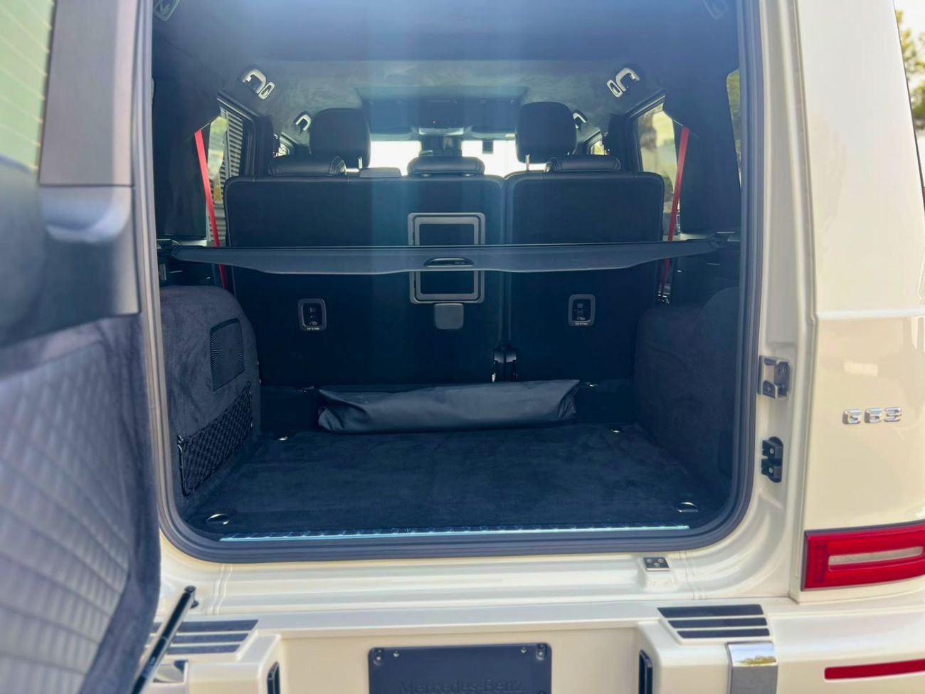 Mercedes Benz G63 AMG STANDARD Additional Details: - Extras: Feature set follows the Japanese-spec G 550 configuration — please req