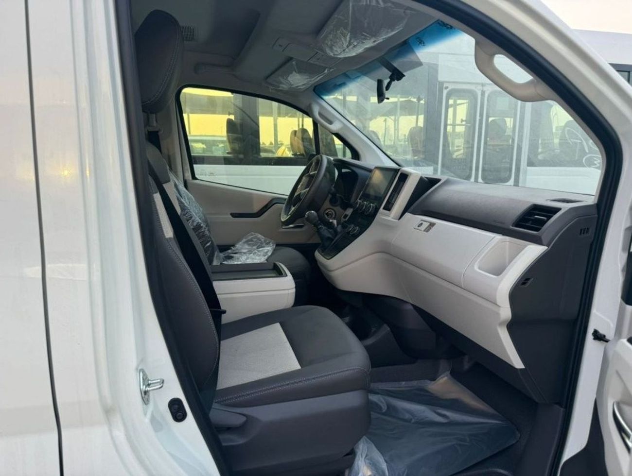 Toyota Hiace 2.8L DIESEL GL FULL OPTION M/T 2025