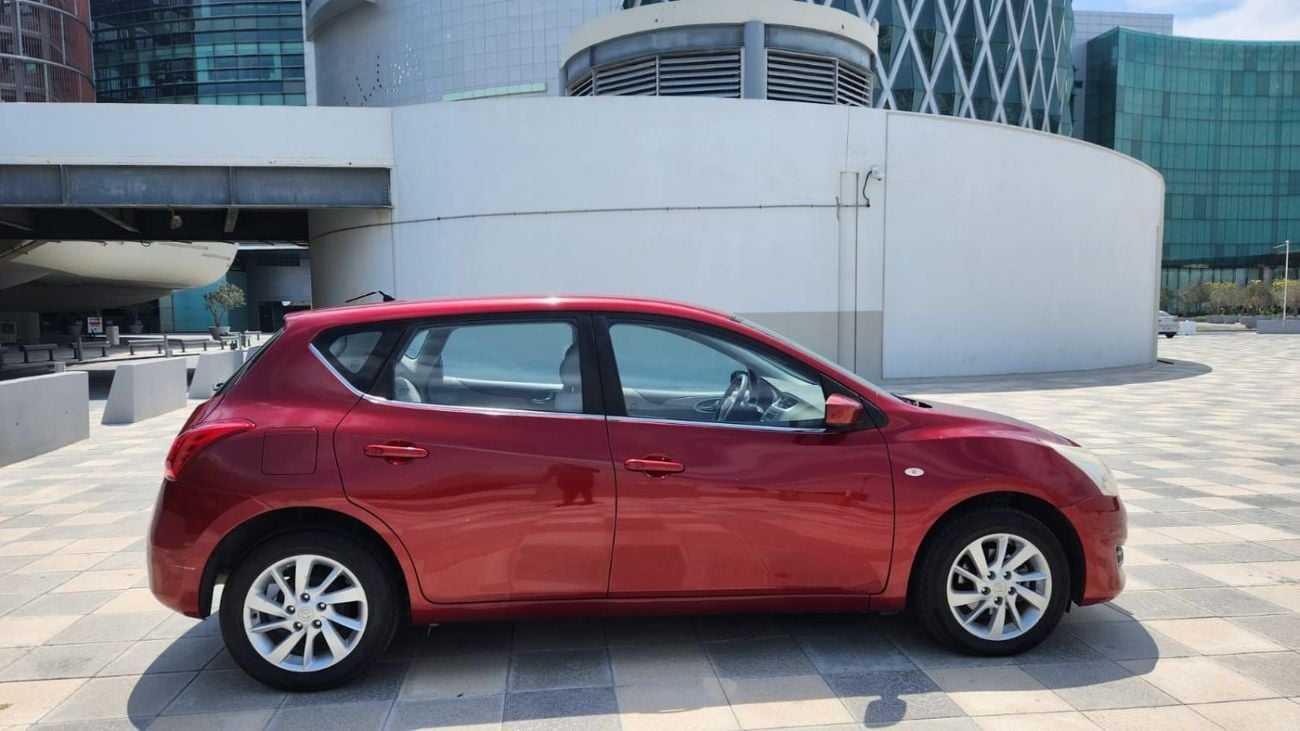 Nissan Tiida SV