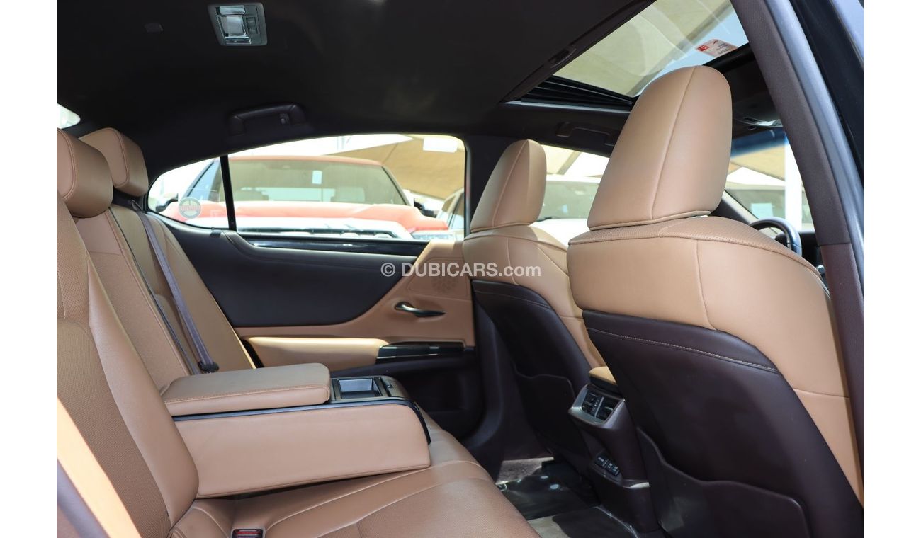 لكزس ES 300 هايبريد كامل المواصفات