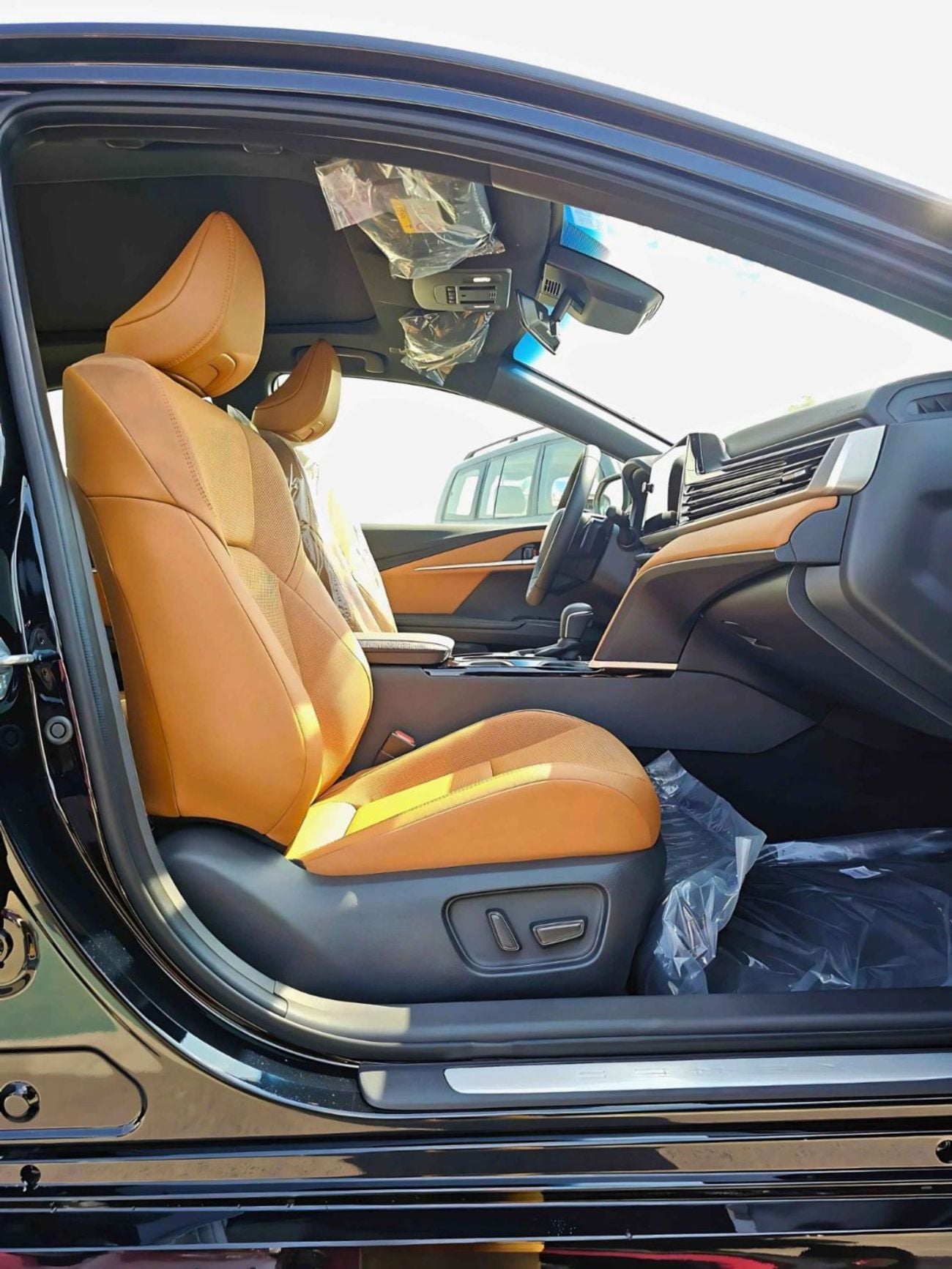 تويوتا كامري GLE TOYOTA CAMRY GLE || RADAR | LEATHER + ELECTRIC SEAT | DUAL AC | 1 CAM PANORAIC ROOF | PETROL AT 2.5L
