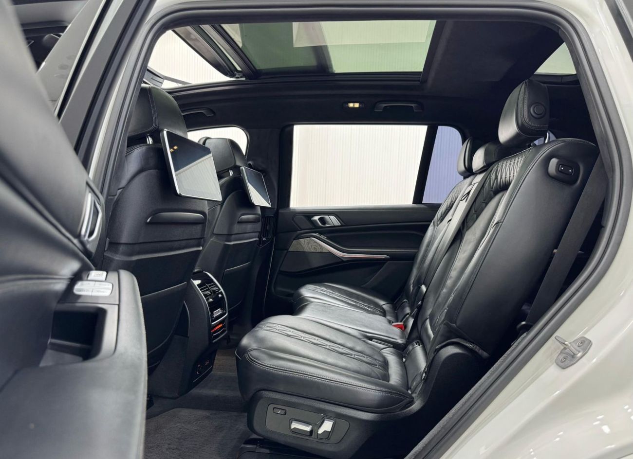 BMW X7 XDrive50i 4.4L 2019 BMW X7 xDrive50i M-Sport, Warranty, 2026 BMW Service Pack, Fully Loaded, Low Kms