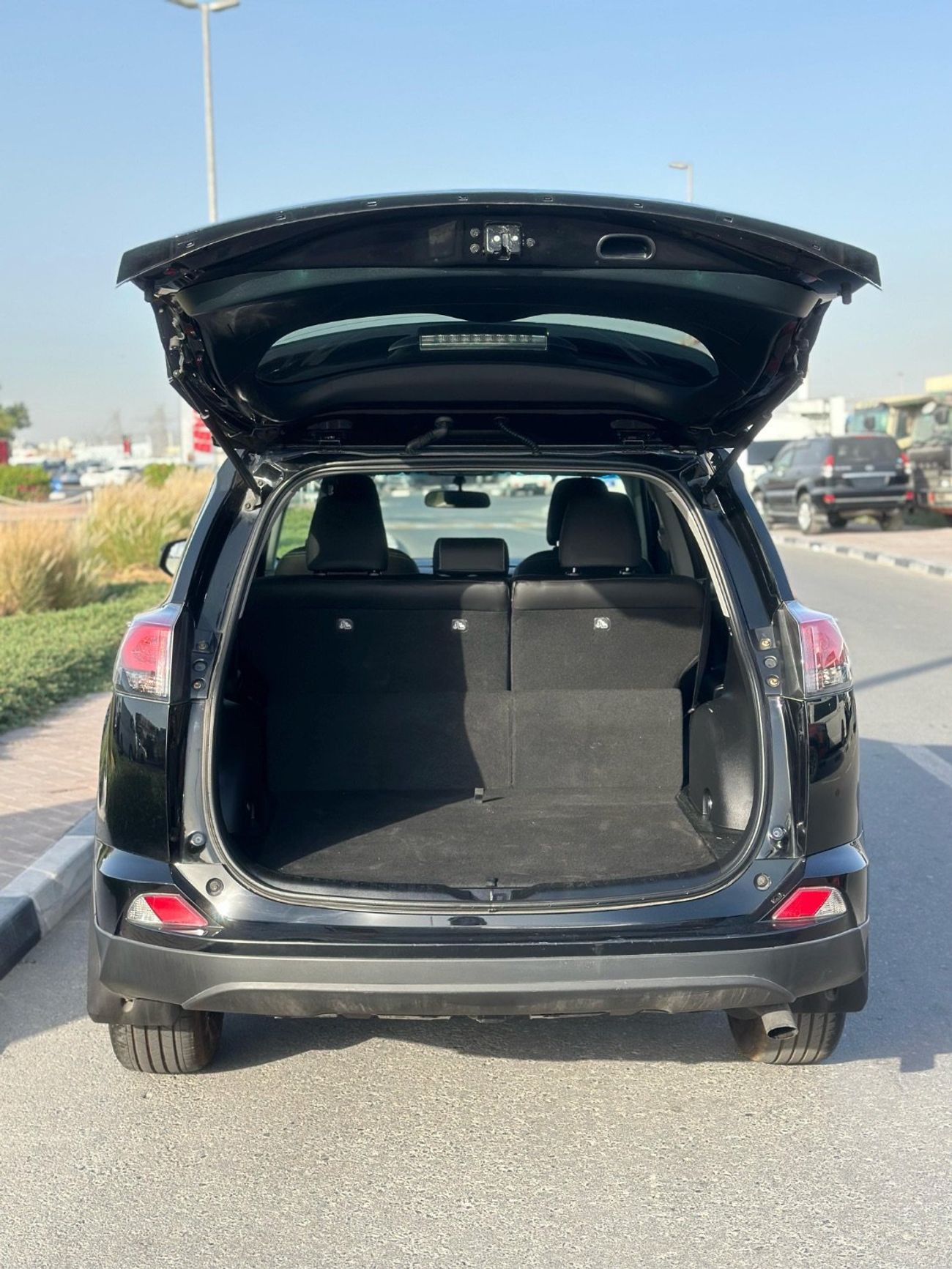 تويوتا راف ٤ 4WD