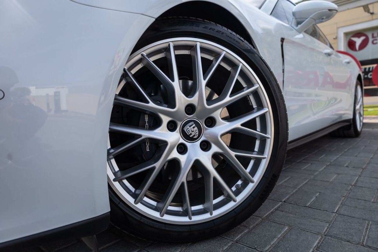 Porsche Panamera Std 3.0L (325 HP)