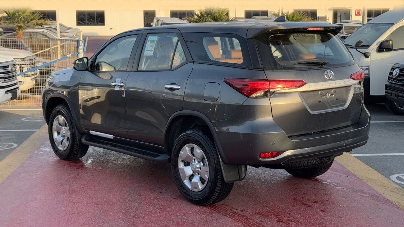 Toyota Fortuner 2025 4X4 GCC 2.4L Diesel A/T 7-Seats Brand New 0Km