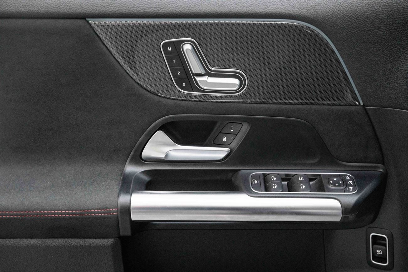 مرسيدس بنز GLA 220 GLA35 AMG 4matic | 3,016 P.M | 0% Downpayment | GLA 35 AMG | Super Low Mileage!