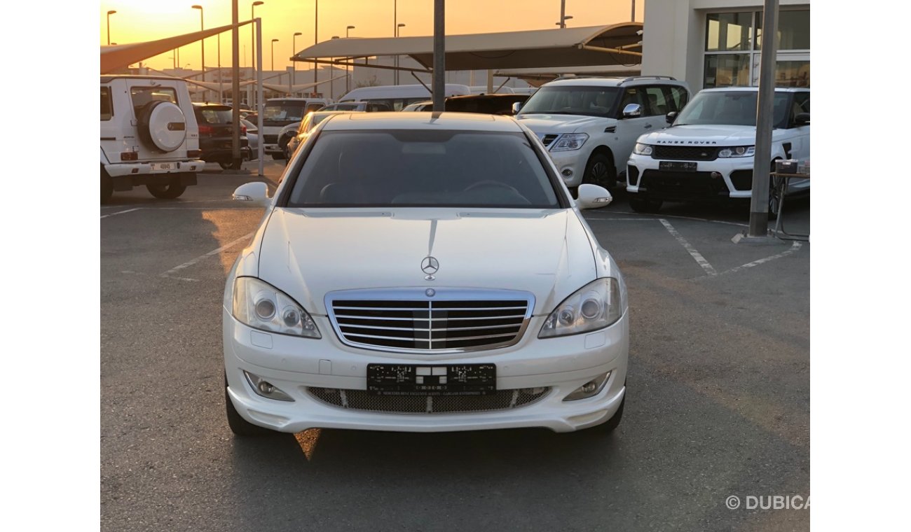 مرسيدس بنز S 550 موديل 2007 ياباني حاله ممتازه من الداخل والخارج فل مواصفات كراسي جلد ومثبت سرعه وتحكم كهربي كامل ونظ