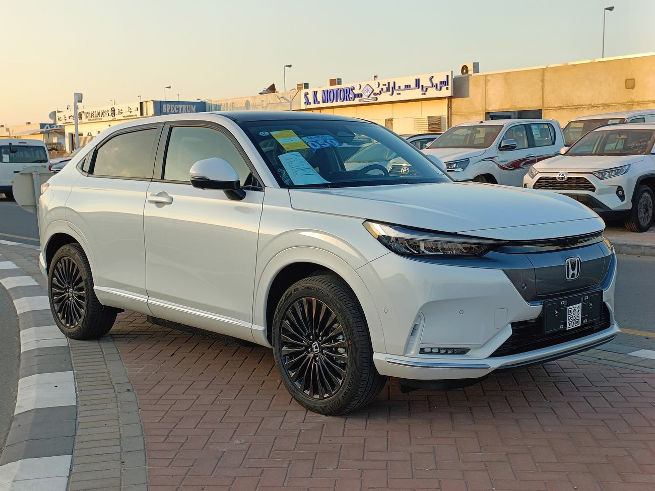 هوندا e:NP1 Elite Option / 510 KMS / 360 Cameras / Twin Panoramic Roof / Special Price for Export (CODE#ENP1F)