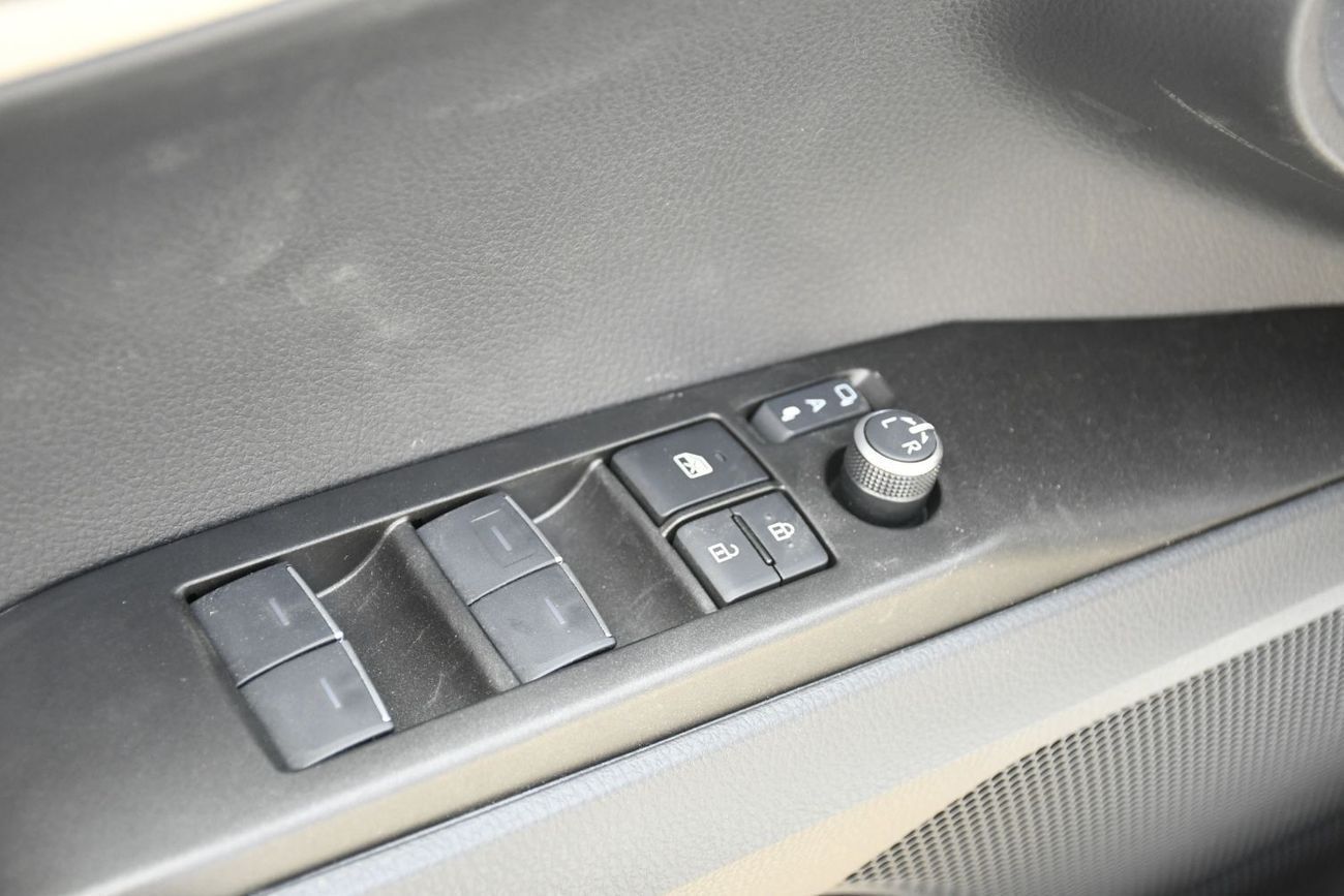 تويوتا كامري 2.5L LE HEV With Panoramic (Ready Stock)