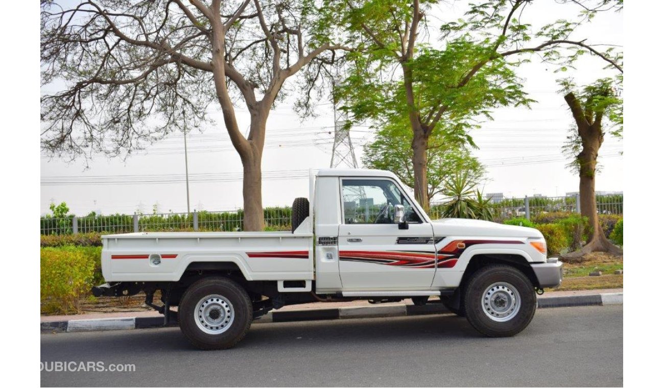 تويوتا لاند كروزر بيك آب 79 SINGLE CAB V6 4.0L PETROL MANUAL TRANSMISSION