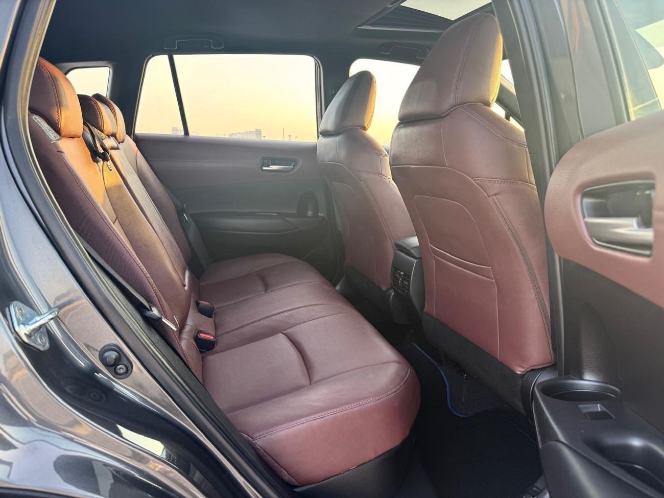 تويوتا كورولا كروس Top OF Range Corolla Cross 1.8L 2023 GCC (Hybrid) FULL OPTION