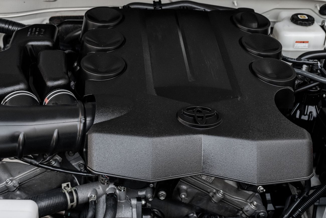 Toyota FJ Cruiser FJ Cruiser GXR | 2,840 P.M | 0% Downpayment | Warranty!