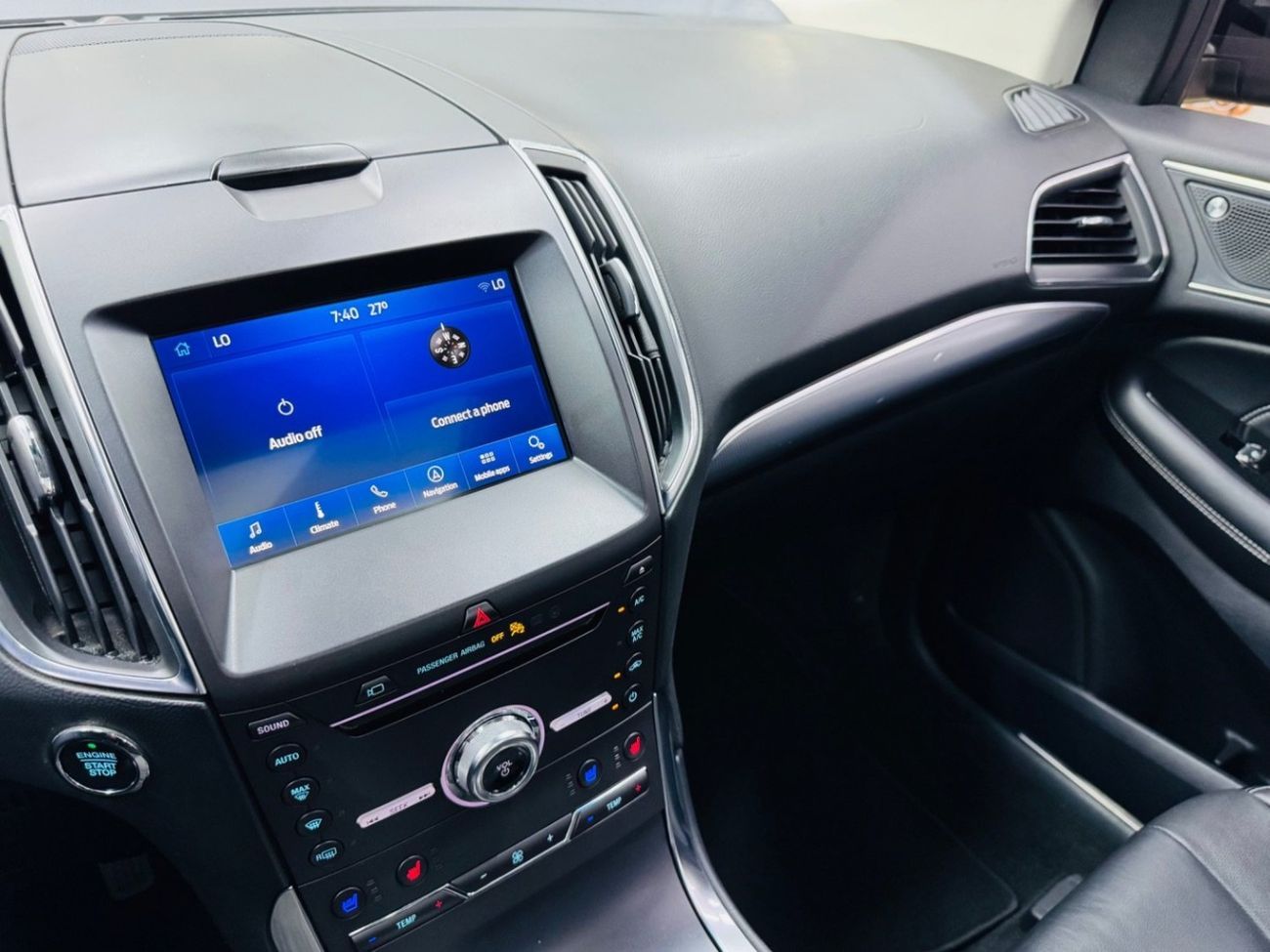 Ford Edge GCC .. FSH .. Original paint .. warranty .. Service .. AWD .. Titanium .