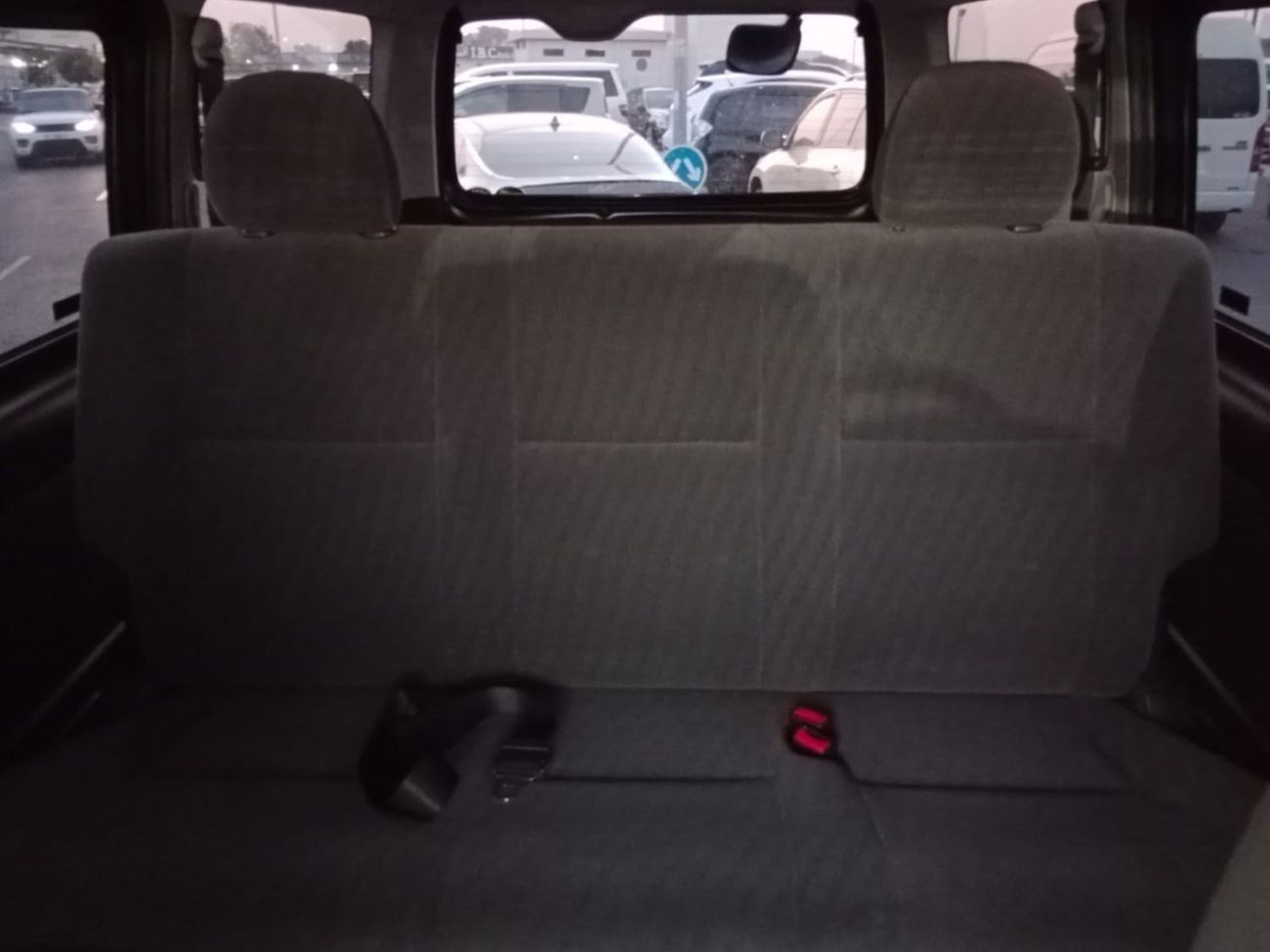 Toyota Hiace TOYOTA HIACE VAN RIGHT HAND DRIVE(PM74575)