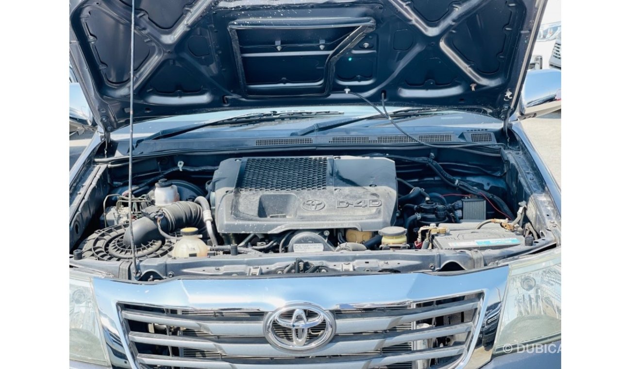 تويوتا هيلوكس Toyota Hilux Diesel engine model 2011 for sale from Humera automobile Grey color car very clean and