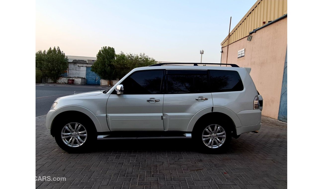 Mitsubishi Pajero Full option leather seats clean car