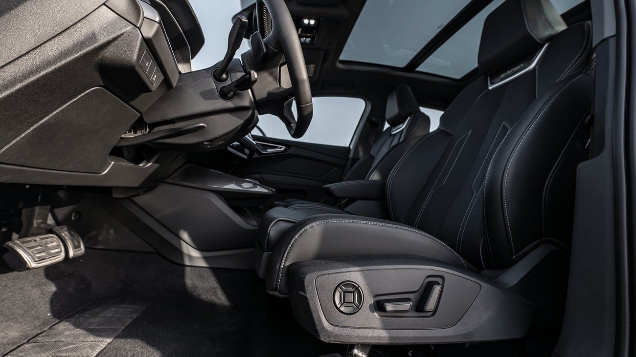 Audi Q4 etron 2025 | AUDI E-TRON Q4 TOP VERSION [ EXPORT ONLY ]