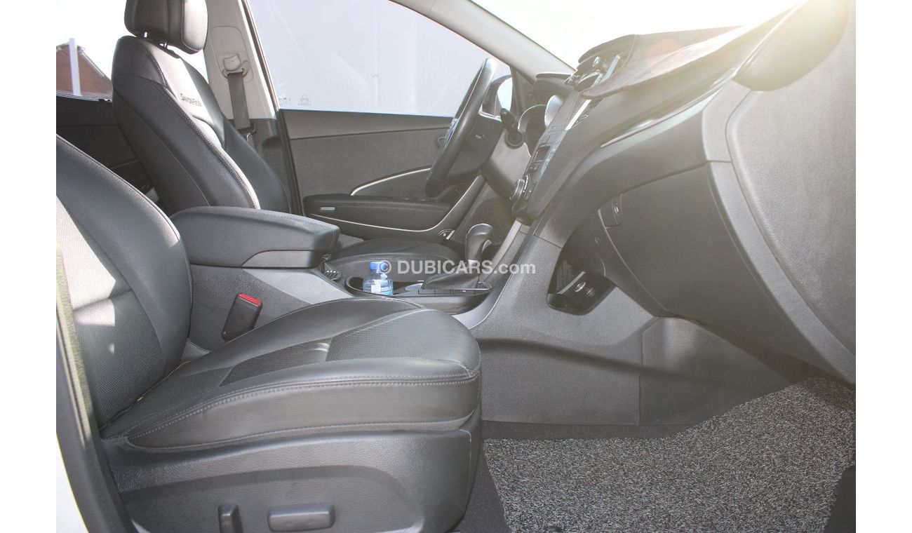 Hyundai Santa Fe Hyundai Santa Fe 2017 imported papers from Korea customs in excellent condition