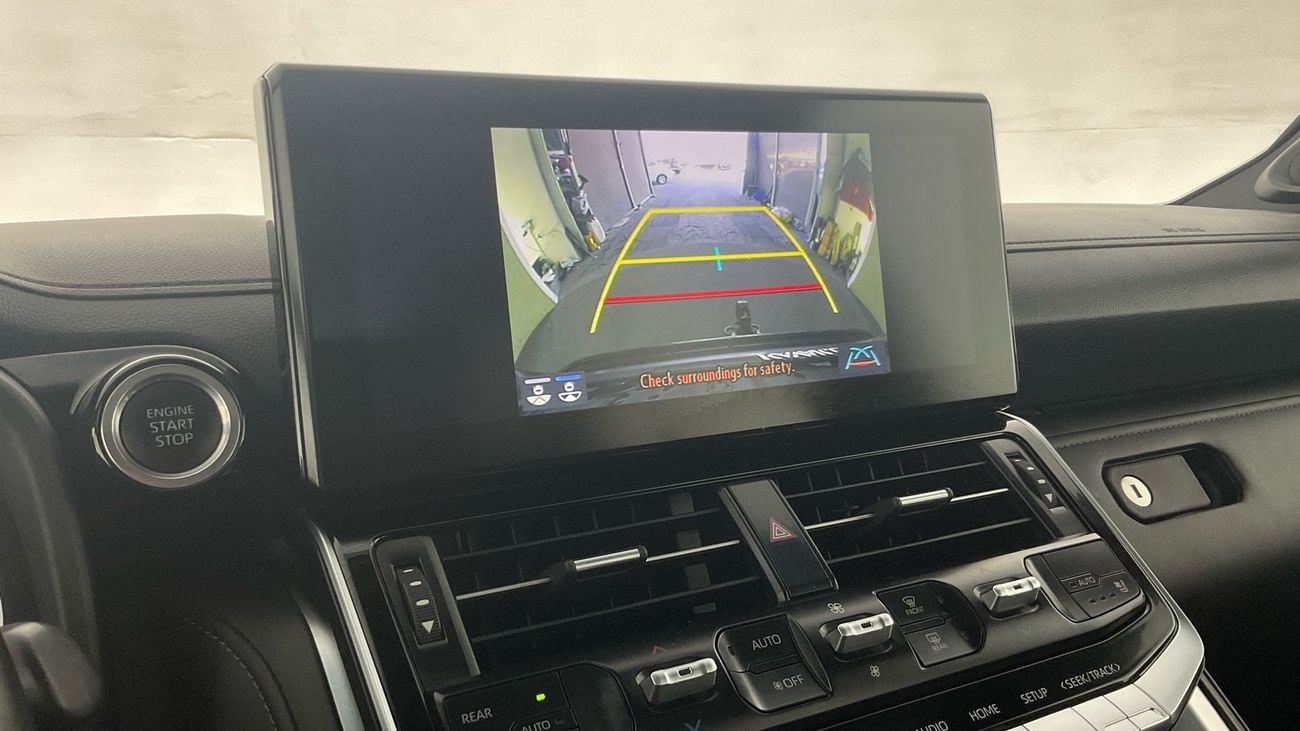 تويوتا لاند كروزر GXR | شامل الضمان | 0 ﺪﻔﻋﺓ ﺃﻮﻟﻯ