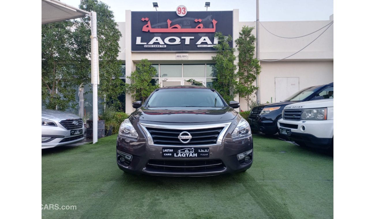 Nissan Altima 2013 model, number one, leather slot, cruise control, alloy wheels, rear camera screen, Android scre