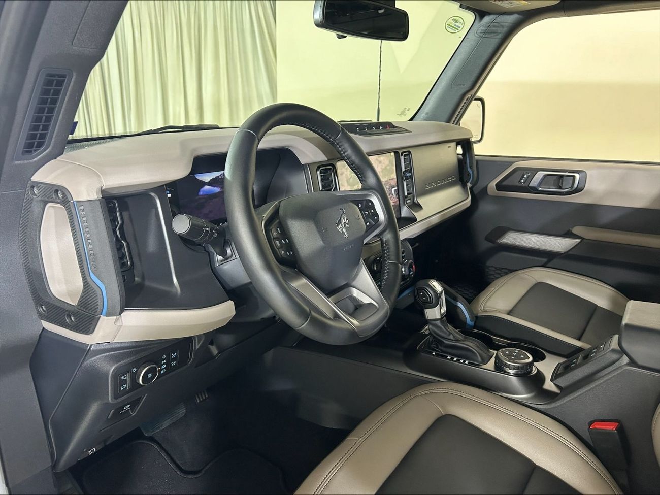 فورد برونكو Wildtrak 2.7L (4 Seater)