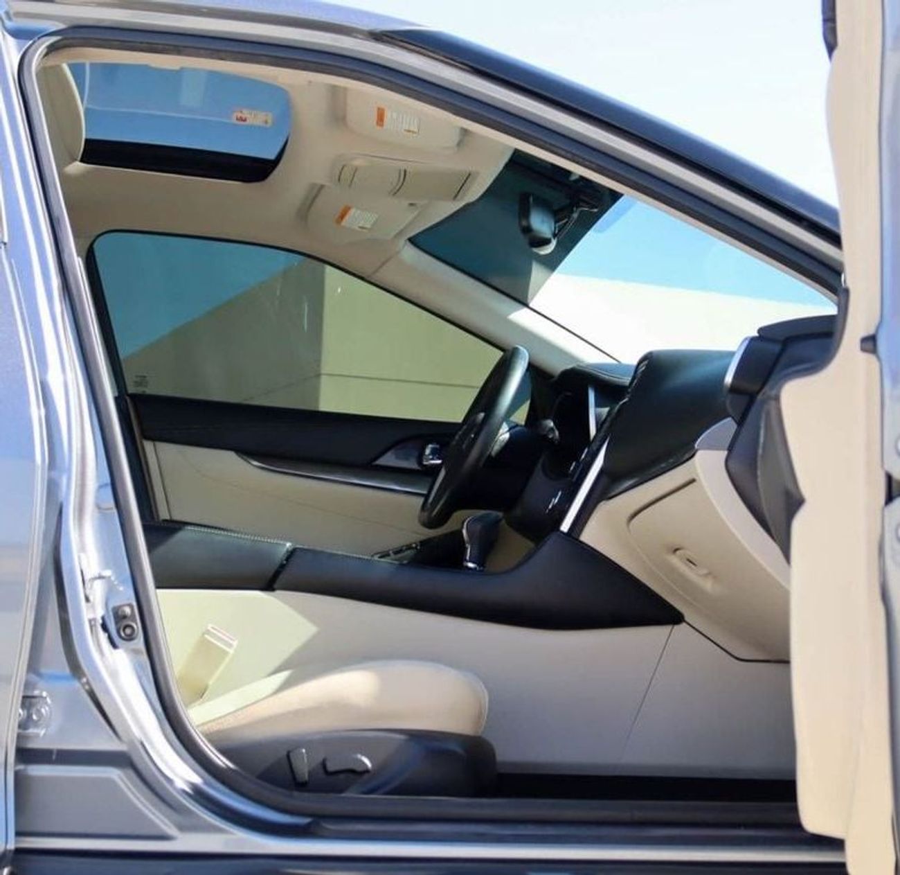 Nissan Maxima SV 3.5L Nissan Maxima 3.5 L 2020 GCC, full option, accident-free, in condition, 991 P.M