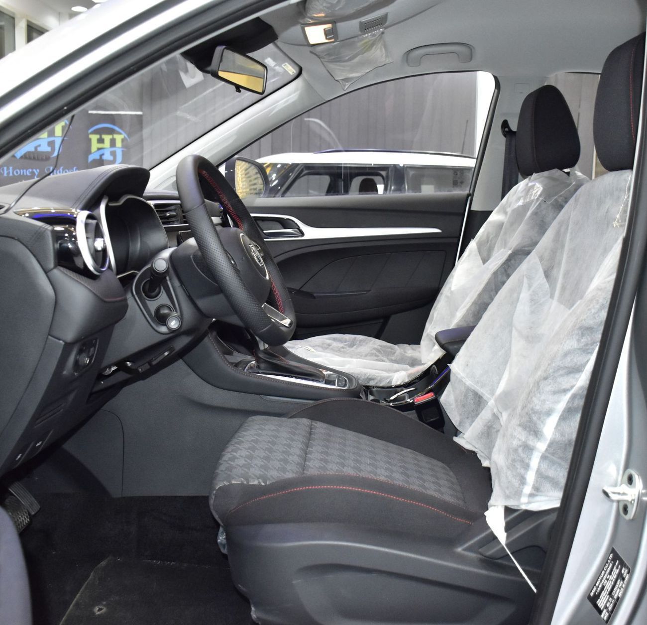 أم جي ZS EXCELLENT DEAL for our MG ZS 1.5L ( 2025 Model ) in Silver Color GCC Specs