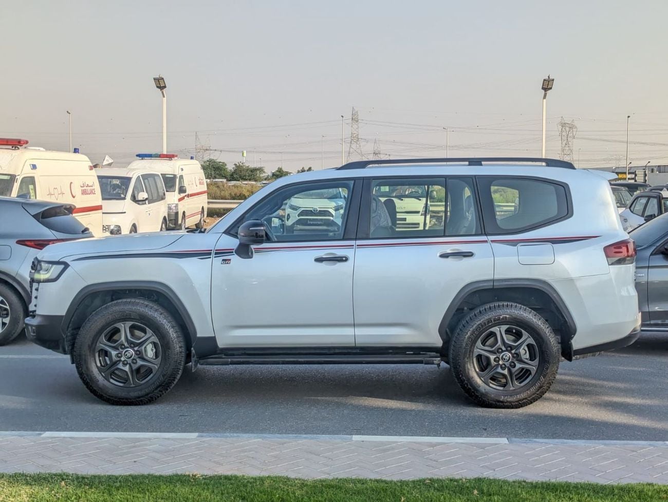 تويوتا لاند كروزر GR SPORT LHD Twin Turbo 3.3L V6 Diesel Engine Automatic Gear 4WD 7 Seats 5 door