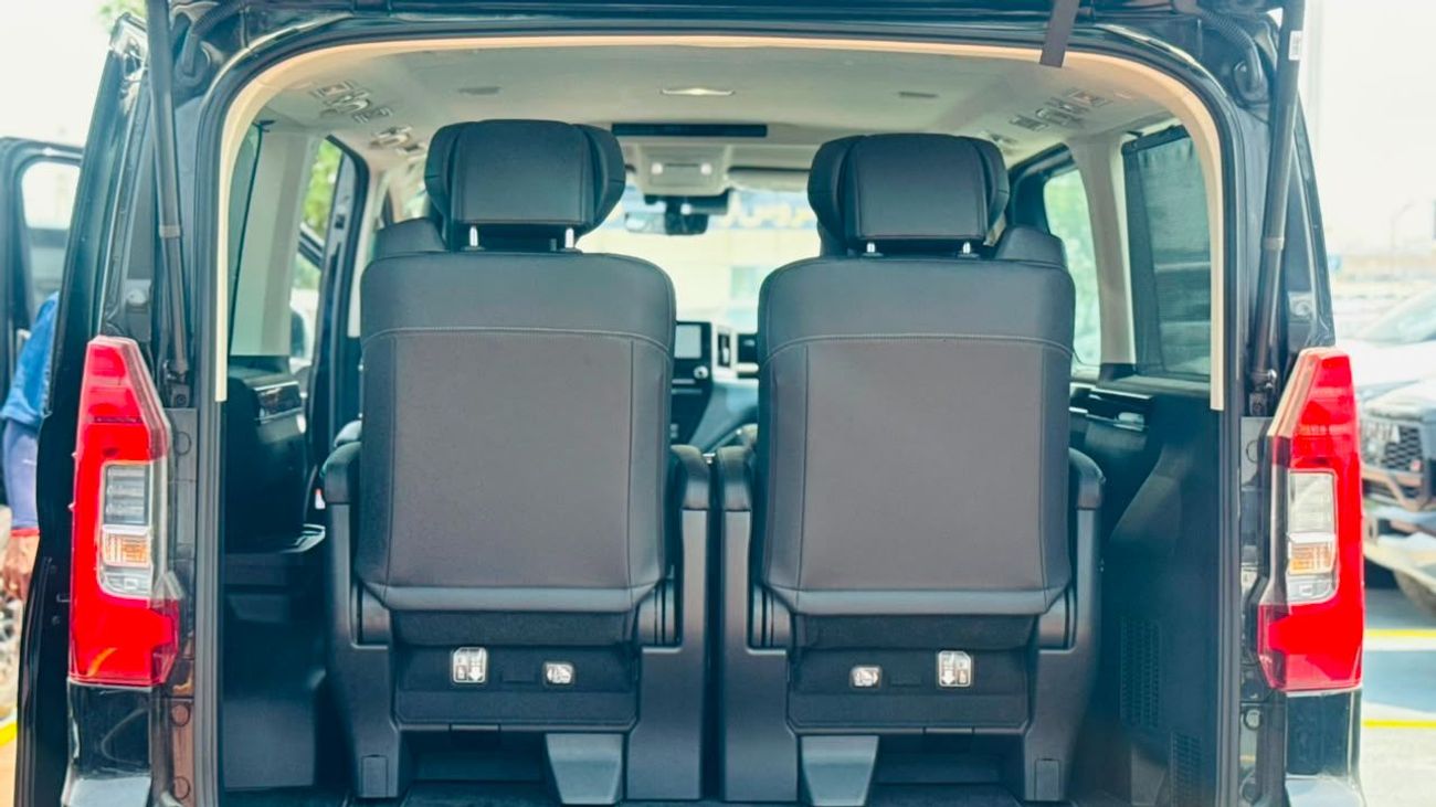 Toyota Granvia PREMIUM Toyota Granvia PREMIUM 3.5L - Black Inside Black YM2026