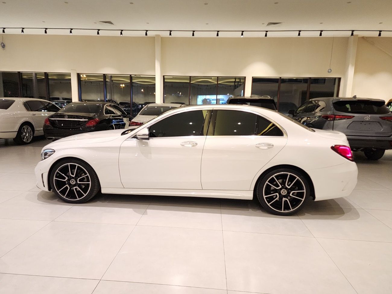 Mercedes-Benz C 200 Premium 2.0L