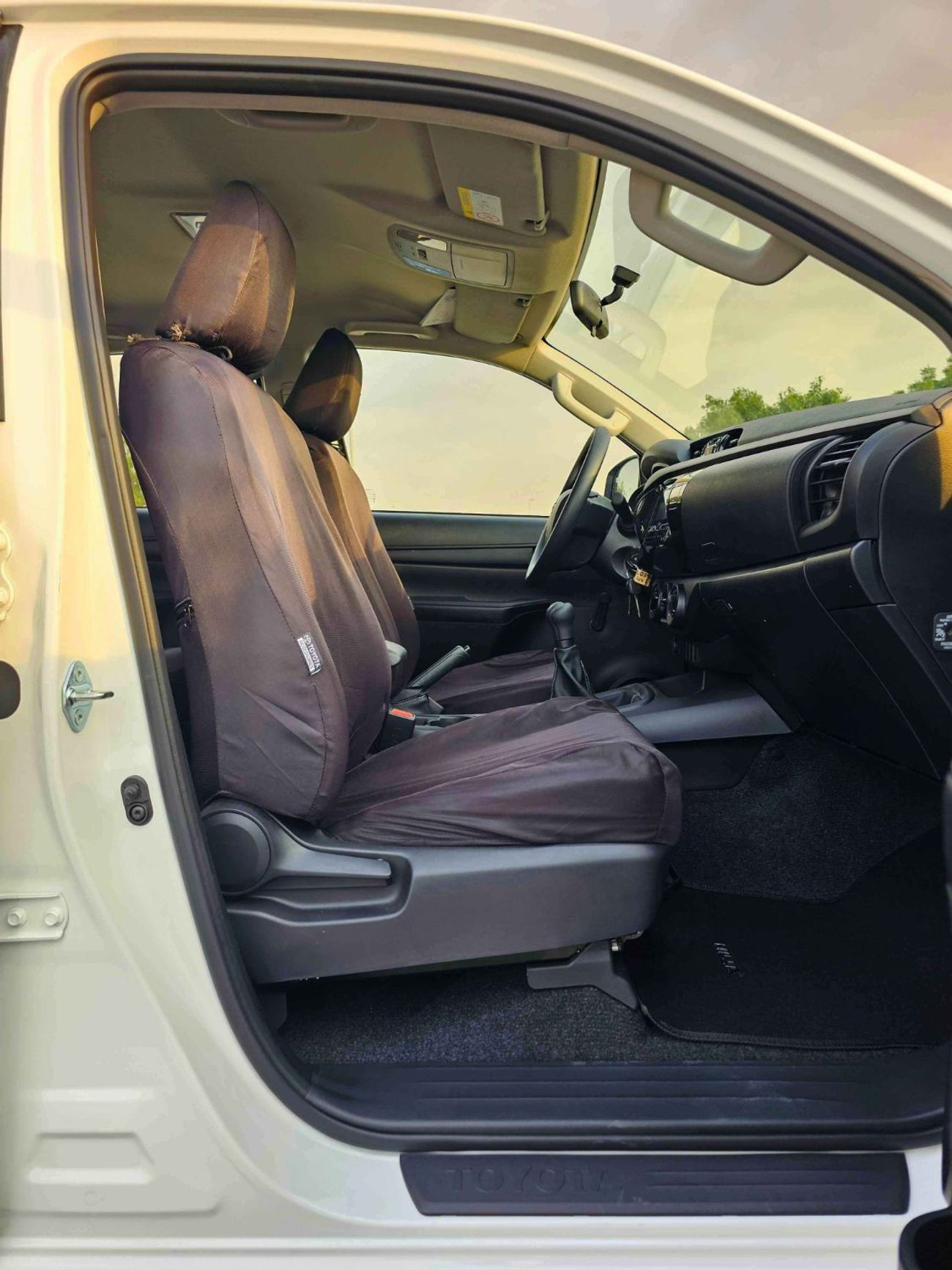 تويوتا هيلوكس NARROW BODY DOUBLE CABIN / 2.4L M/T DIESEL / REAR CHROME BUMPER / DIFF-LOCK (CODE # GLX-G2)