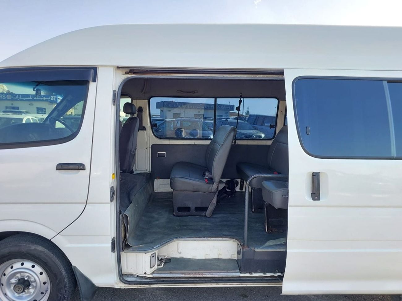 تويوتا هاياس TOYOTA HIACE COMMUTER VAN RHD 2003 MODEL 3.0 L DIESEL MANUAL(PM15151)