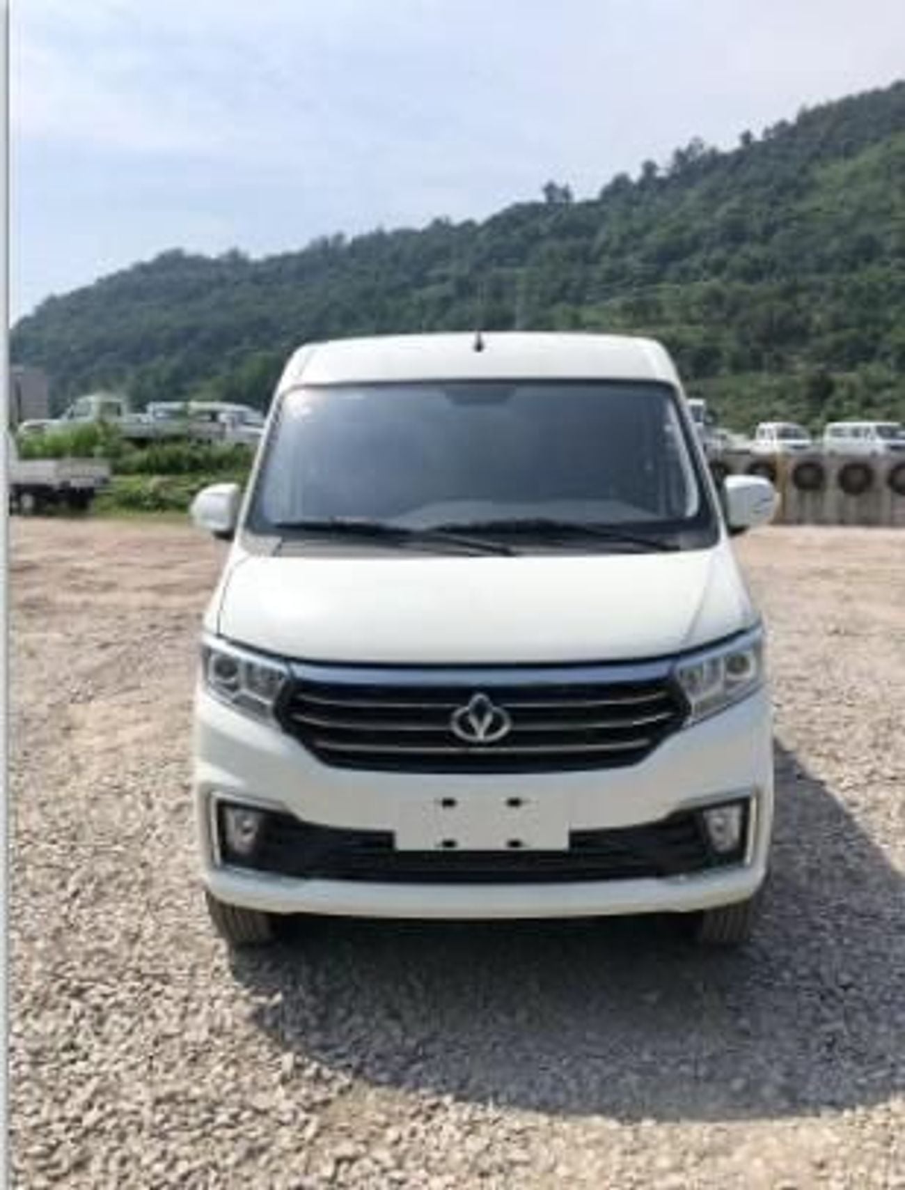 KYC V7 KYC V7  - CARGO VAN 2 & 5 SEATER CHINESE SPEC