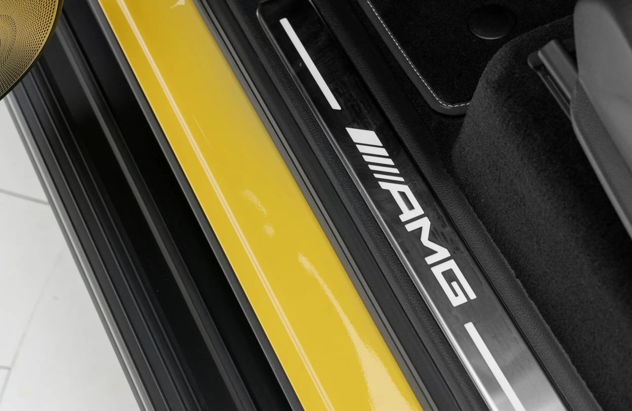 Mercedes-Benz G 63 AMG 4.0L V8 Twin-Turbocharged Engine + eMotor