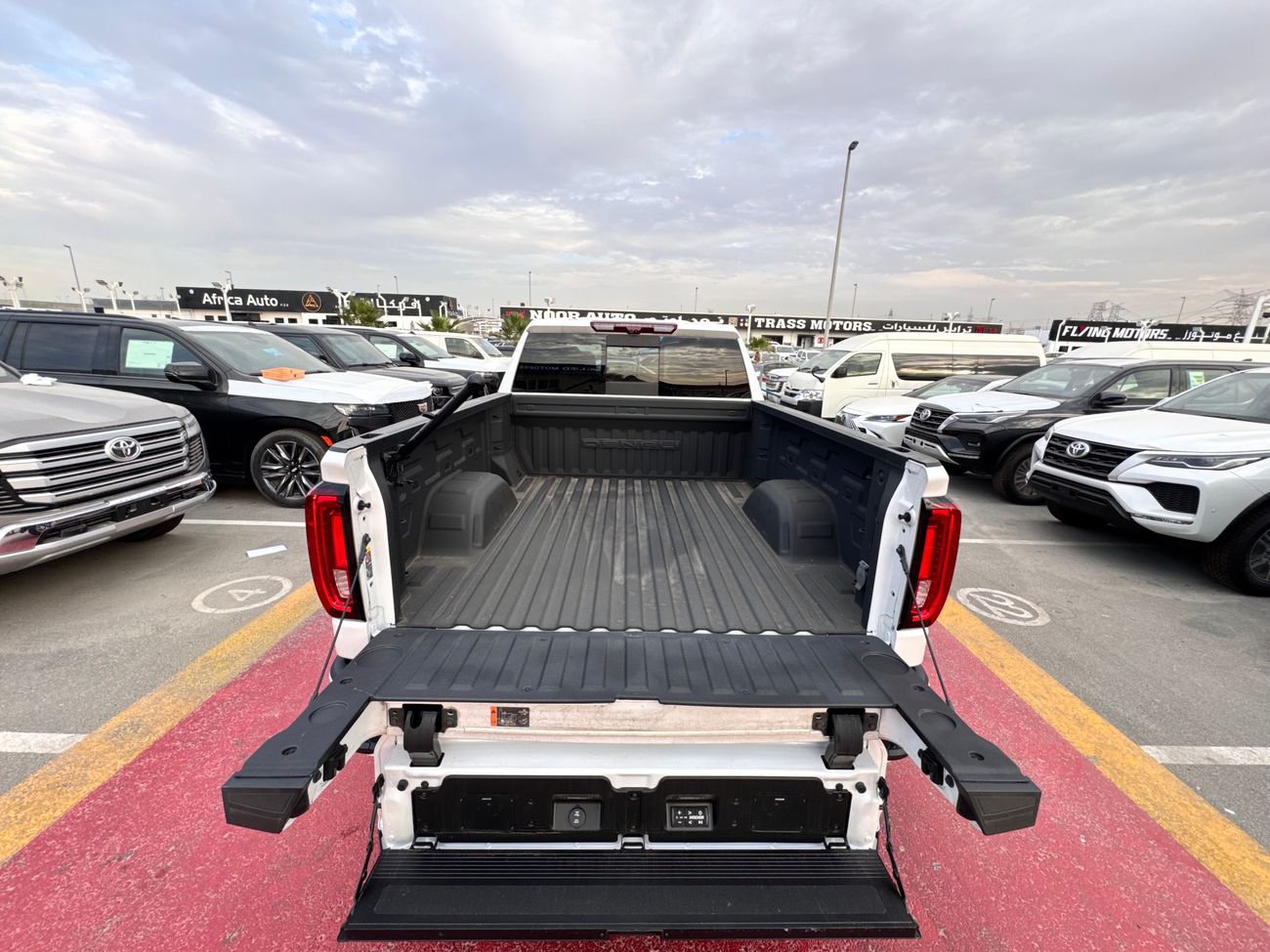 جي أم سي سييرا Denali Duramax Turbo Diesel Brand New 0Km