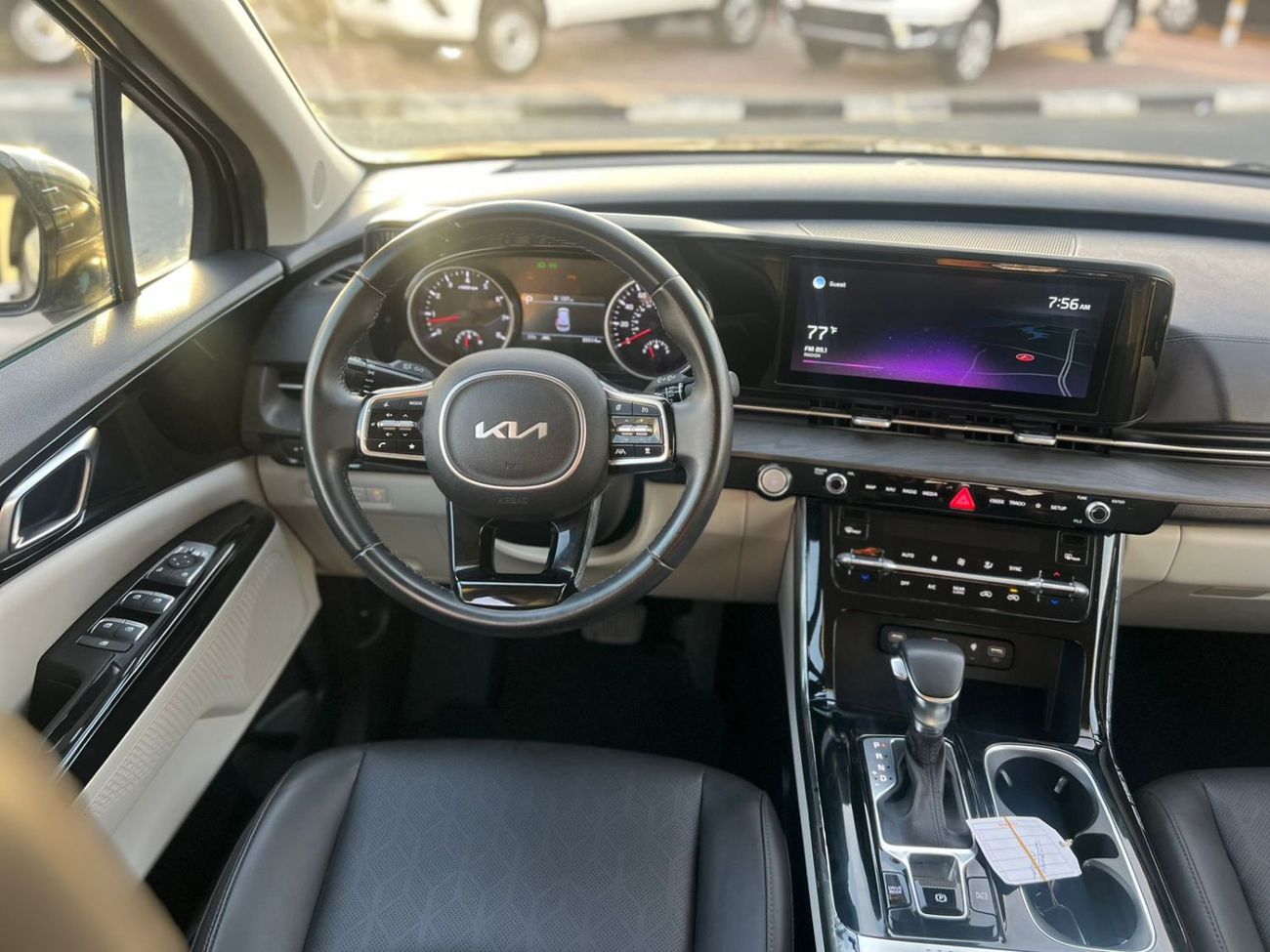 كيا كارنيفال 2022 Kia Carnival EX 3.5 V6 FWD- Full Option - 7 Seater - Front & Rear Radar Sensor - Trunk / Door F