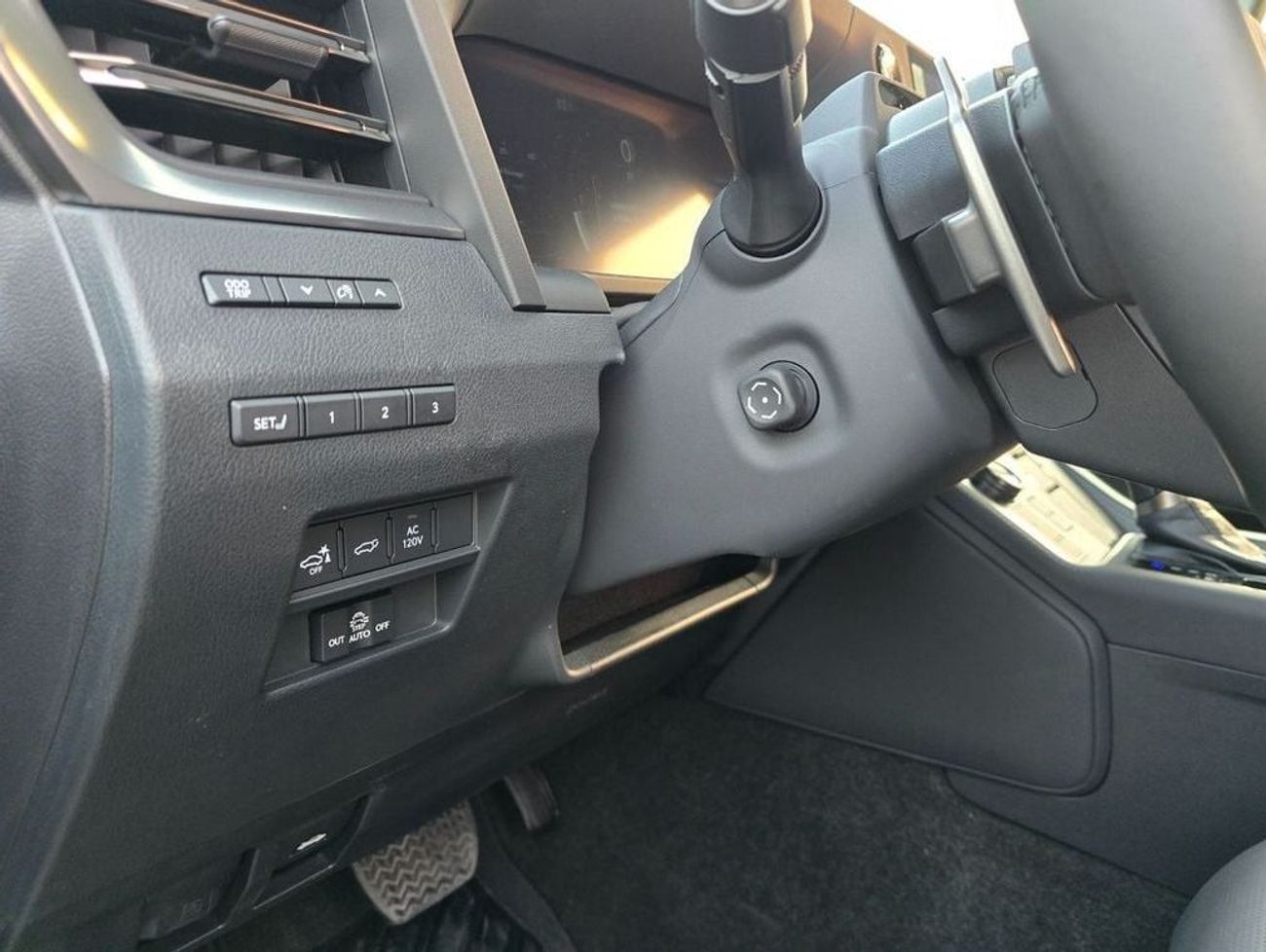 لكزس GX550 Luxury + 6 Seater Full Option  * Export Price *