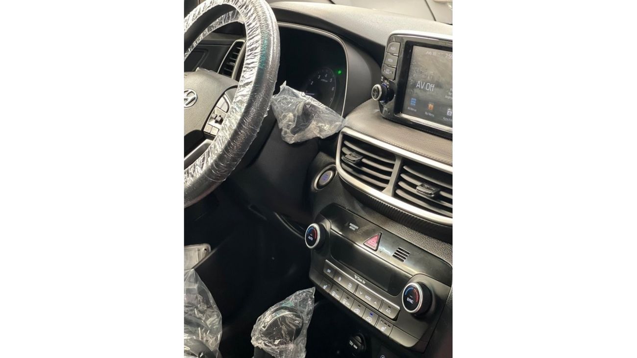 Hyundai Tucson GLS Plus PUSH START WITH LOW MEALIGE