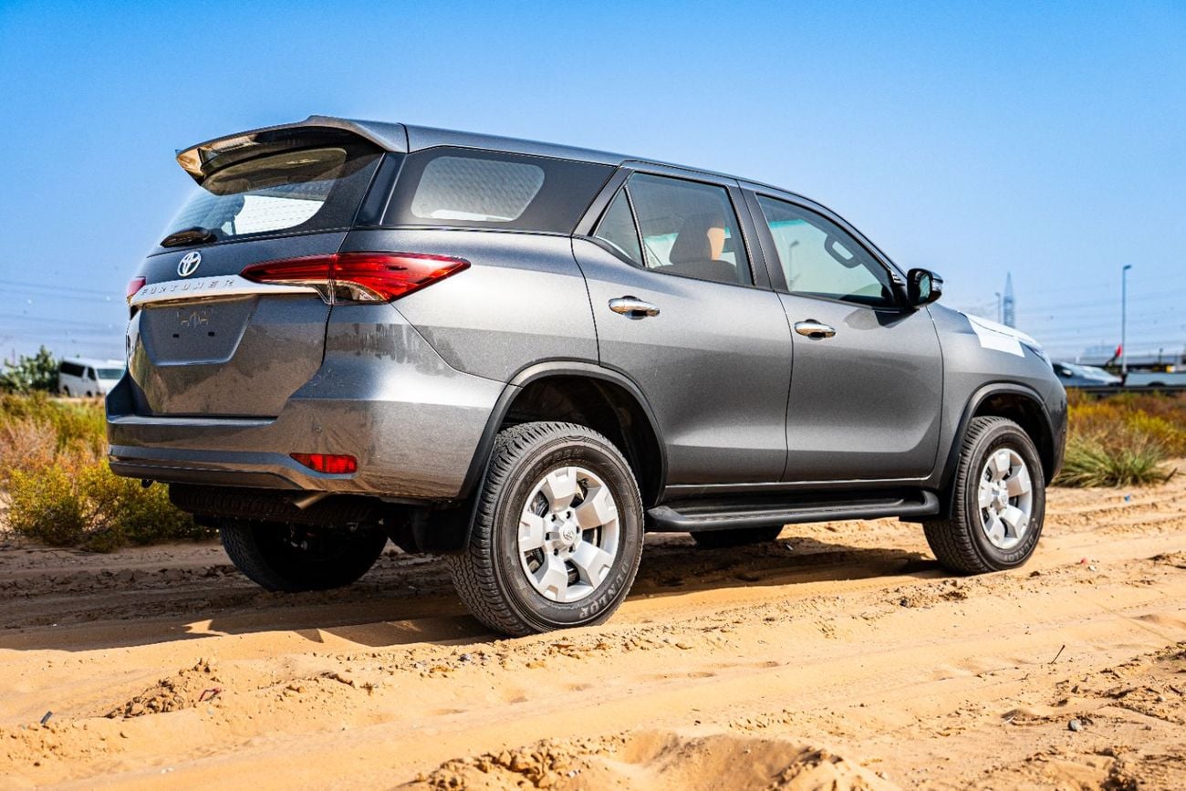 Toyota Fortuner Toyota Fortuner2025 5-Doors SUV 7-Seater Gray 2.4L Automatic 4x4