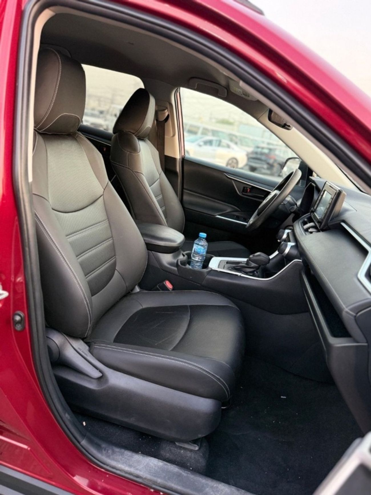 تويوتا راف ٤ 2021 leather seats, rims, rear camera