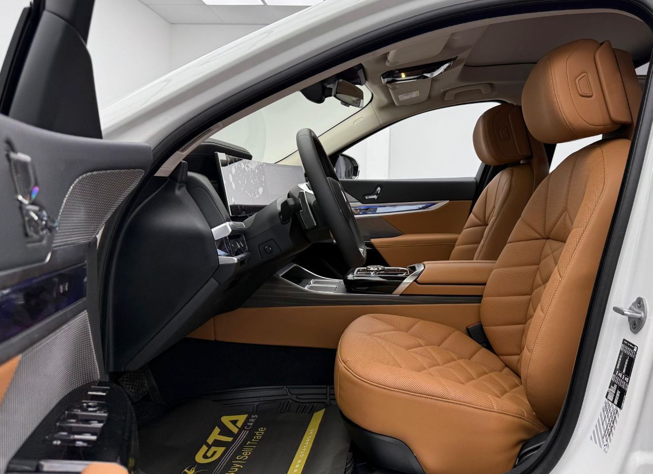 بي أم دبليو 735i *Brand New* 2025 BMW 735i Exclusive Pure, 2030 BMW Warranty + Service Pack, Delivery Kms, GCC