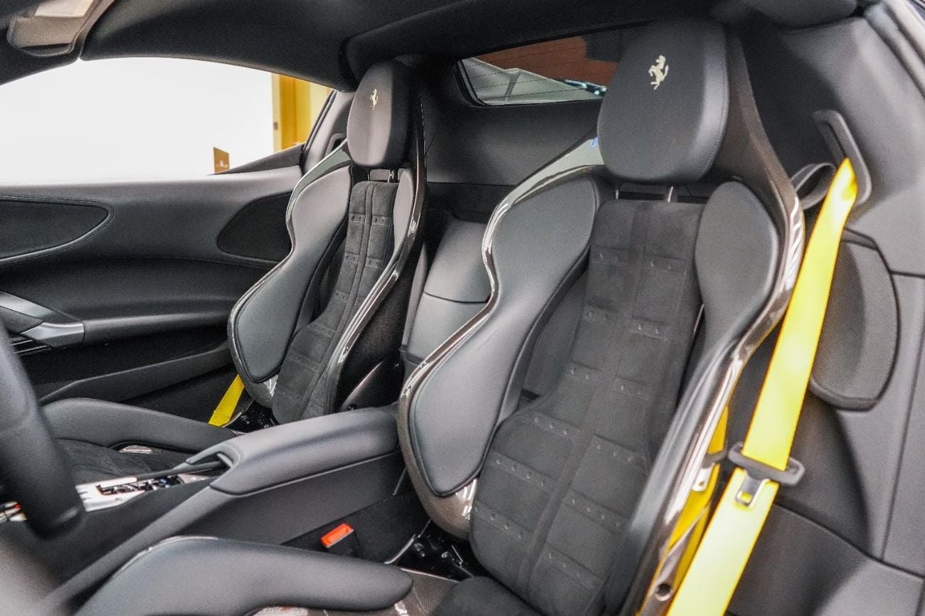 فيراري SF90 ستراديل SPIDER محرك هجين قابل للشحن V8 سعة 4.0 لتر | مواصفات أوروبية | حالة ممتازة