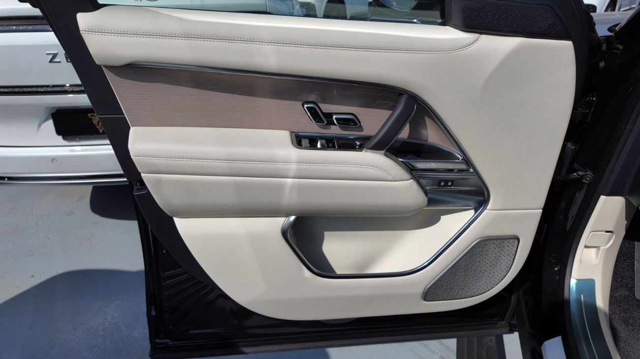 لاند روفر رينج روفر RANGE ROVER AUTOBIOGRAPHY P530