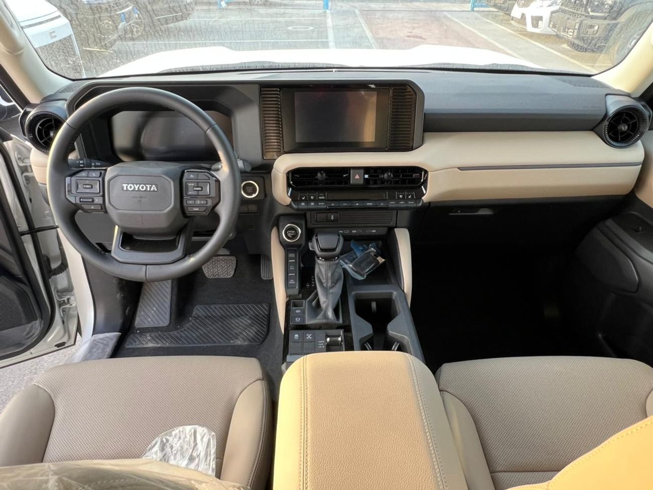 Toyota Prado txl 2.8T - Automatic . deseil . SUV/Crossover . Four Wheel Drive . 7 Seats . 5 Doors ▾