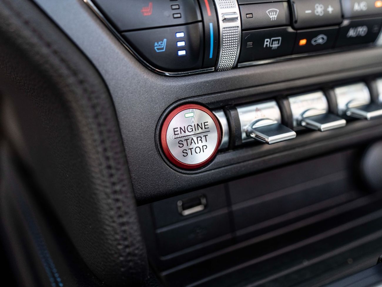 فورد موستانج GT Convertible