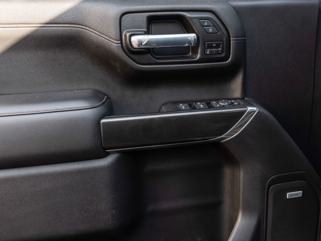 جي أم سي سييرا 5.3L V8 AT4 Crew Cab (AWD)