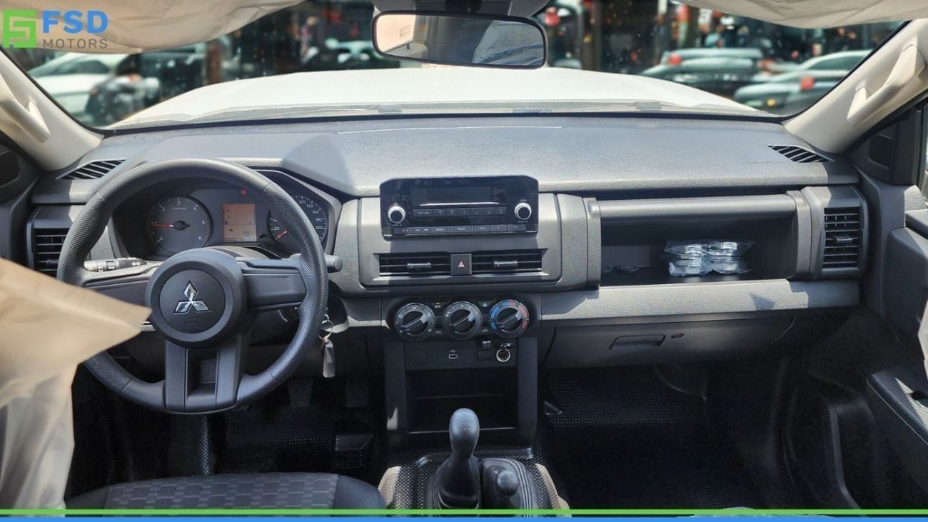 Mitsubishi L200 Mitsubishi L200 2.4L Diesel D-Cabin 4x4 GL M/T Mid-Line MY-2026
